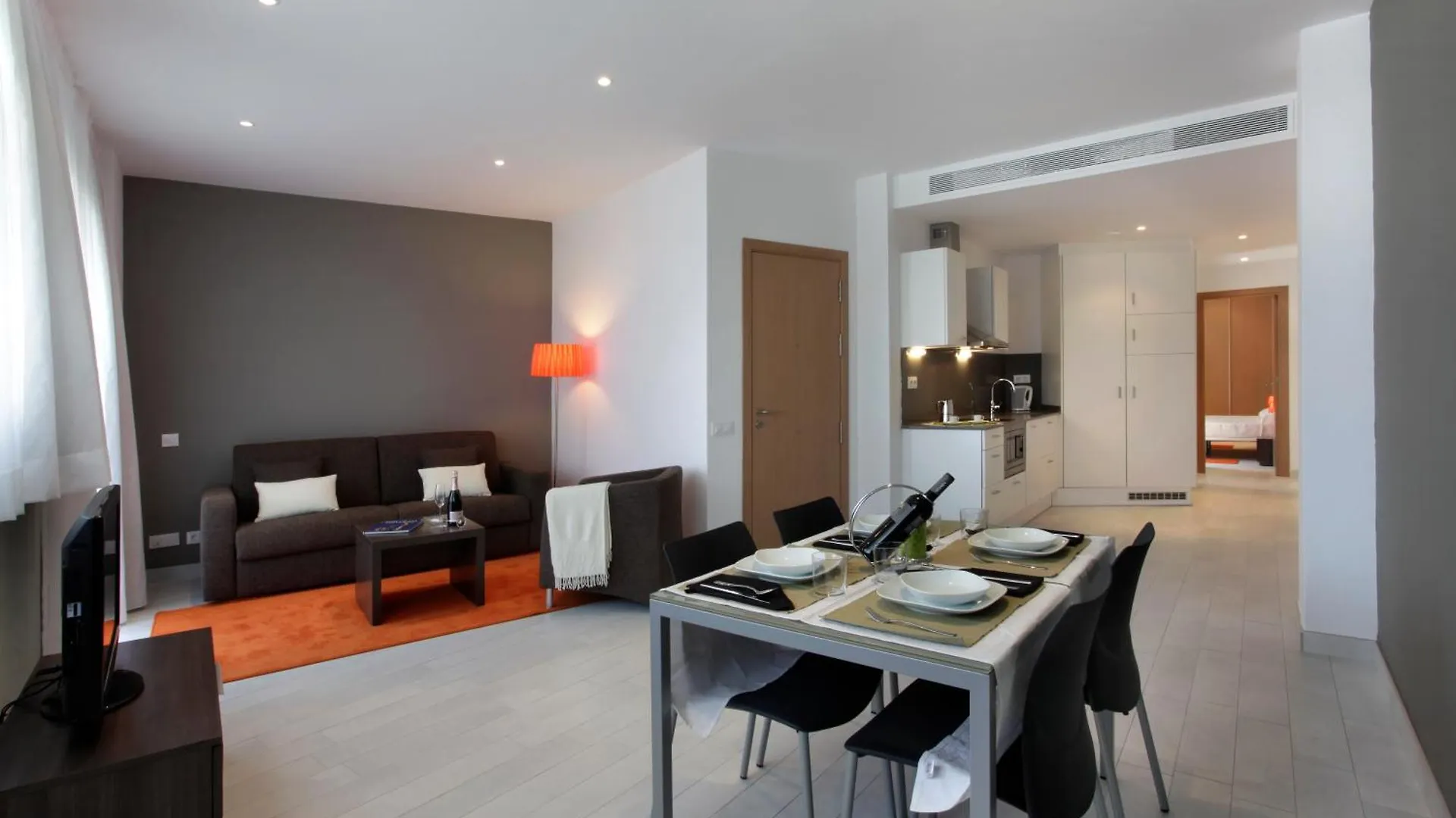 Fisa Rentals Les Corts Apartments Barcelona 0*,