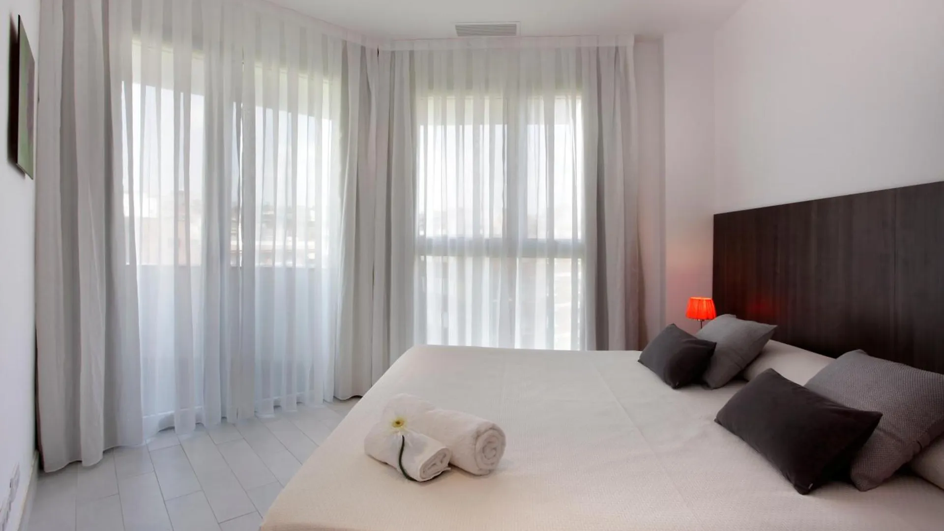 Fisa Rentals Les Corts Apartments Barcelona
