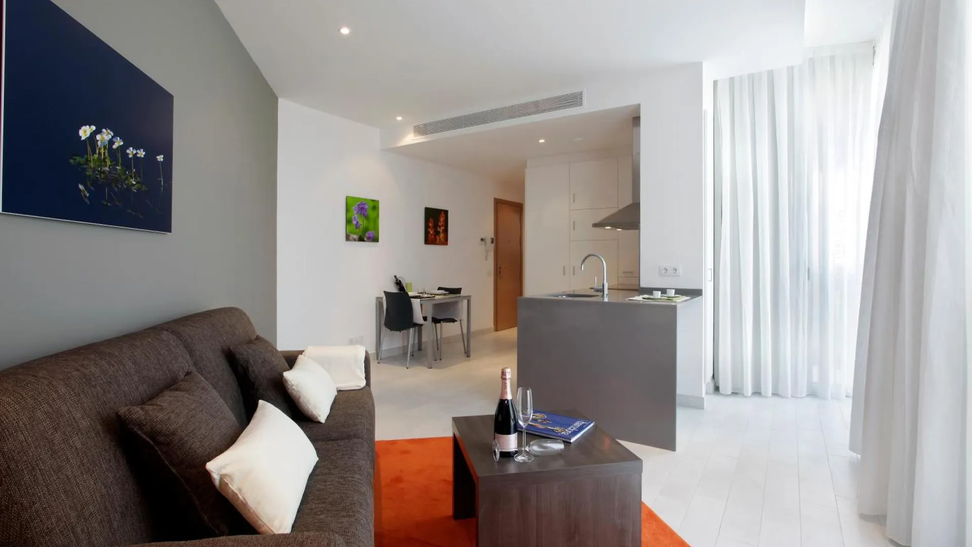 Fisa Rentals Les Corts Apartments Barcelona Spanien